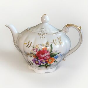 Vintage Porcelain Japan White‎ Floral Gold Guild Musical Teapot Works Beautiful